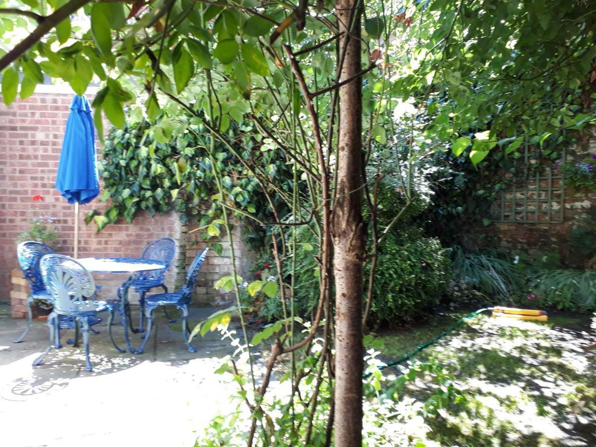 The Poop Deck Villa Upton upon Severn Exterior foto